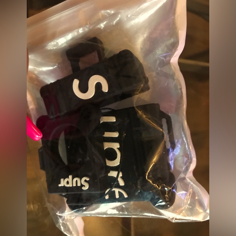 SUPREME Air Pod Case